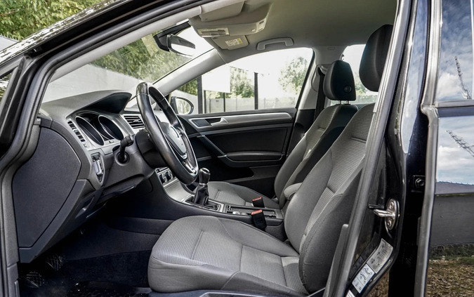 Volkswagen Golf cena 34900 przebieg: 212000, rok produkcji 2016 z Błonie małe 667